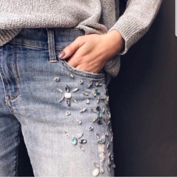 NWOT Pilcro Embellished Gray Cropped Jeans - Picture 3 of 4